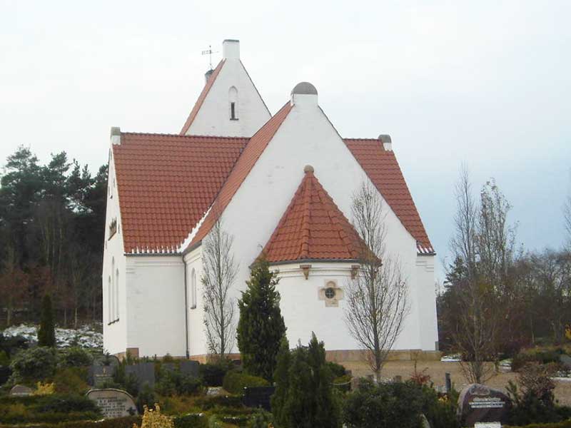Lønne Kirche in unmittelbarer Nähe zu Nørre Nebel.