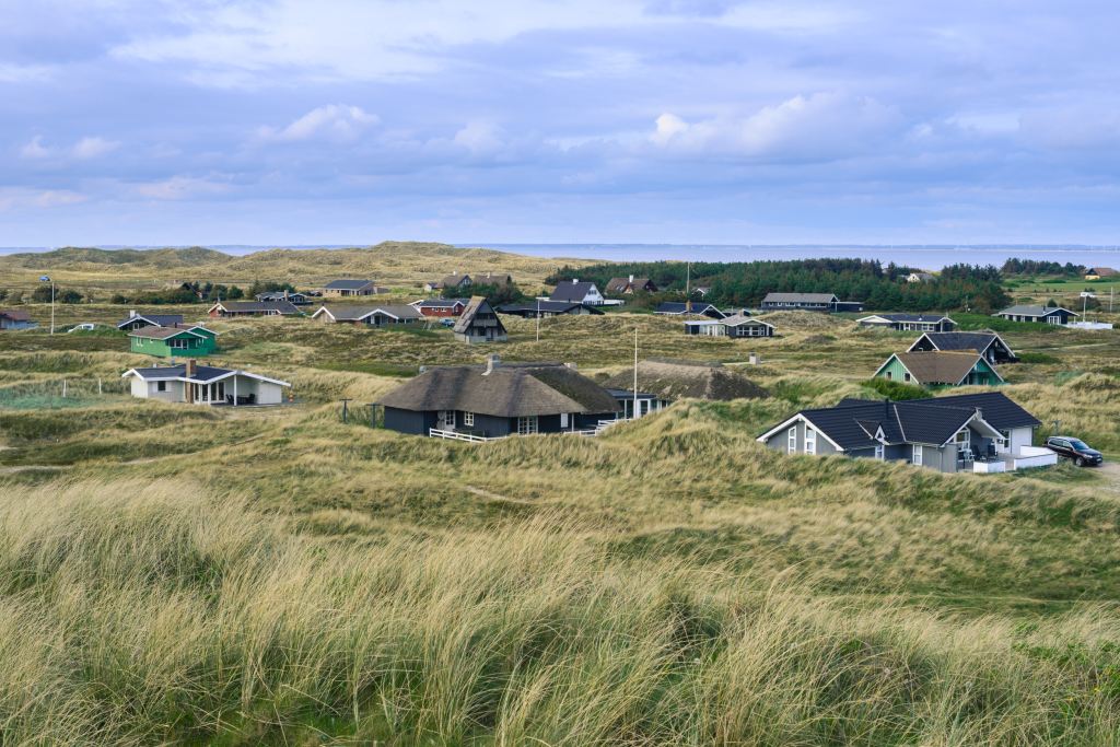 Ferienhäuser Hvide Sande - Versteckt in den windgeschützten Dünen, bieten diese Ferienhäuser in Hvide Sande einen Rückzugsort in der Natur.