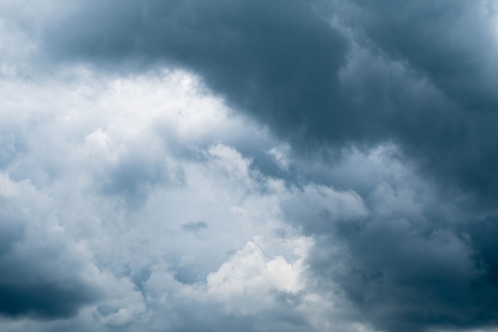 Wie ist das Wetter in Dänemark - Dramatische Wolkenformationen am Himmel.